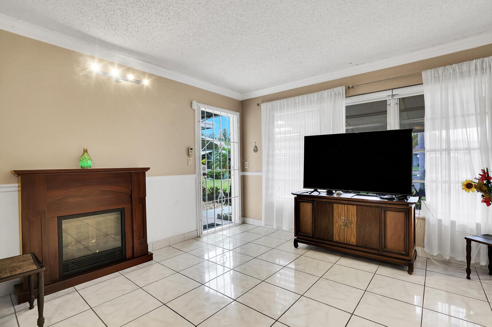 View photos, virtual tours, details... 902 South Drive C
