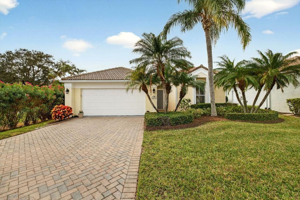 Photo of 3305 Caracal Drive, Fort Pierce, FL 34949 (MLS # R11156056)