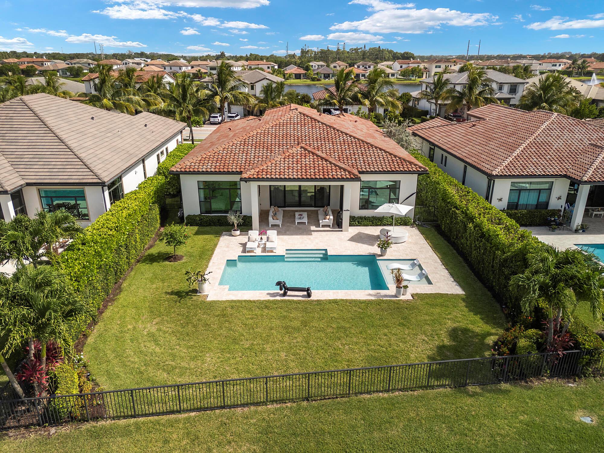 PALM MEADOWS ESTATES - Residential