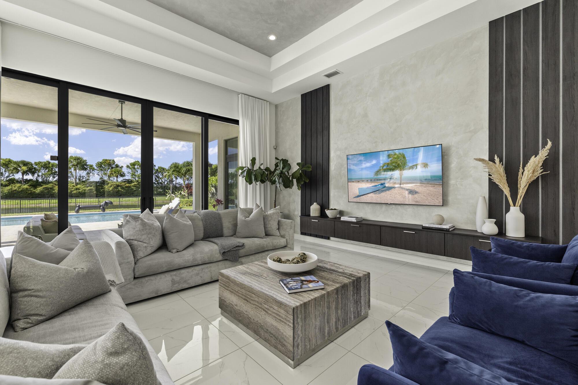 PALM MEADOWS ESTATES - Residential