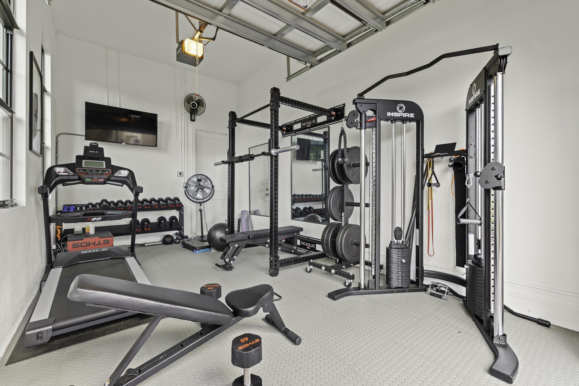 PALM MEADOWS ESTATES - Residential