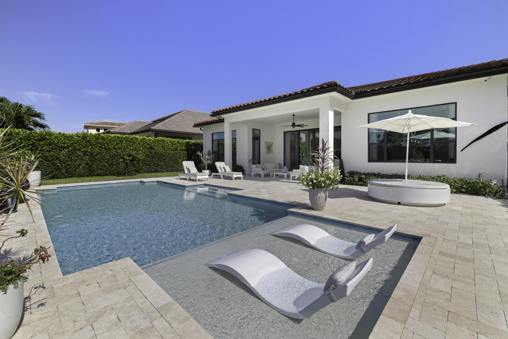 PALM MEADOWS ESTATES - Residential