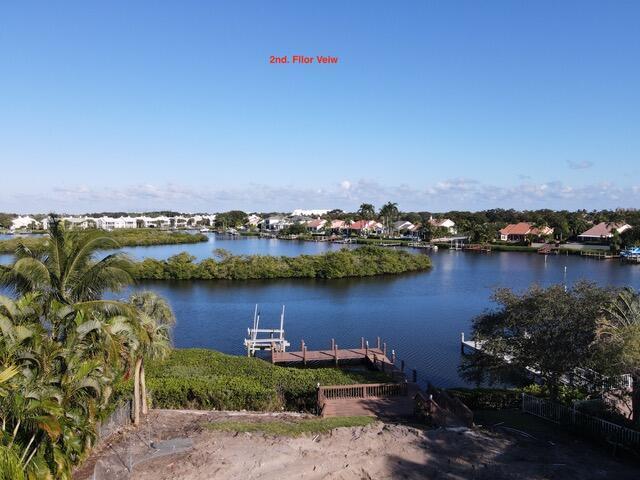 ADMIRALS COVE 2 - Residential