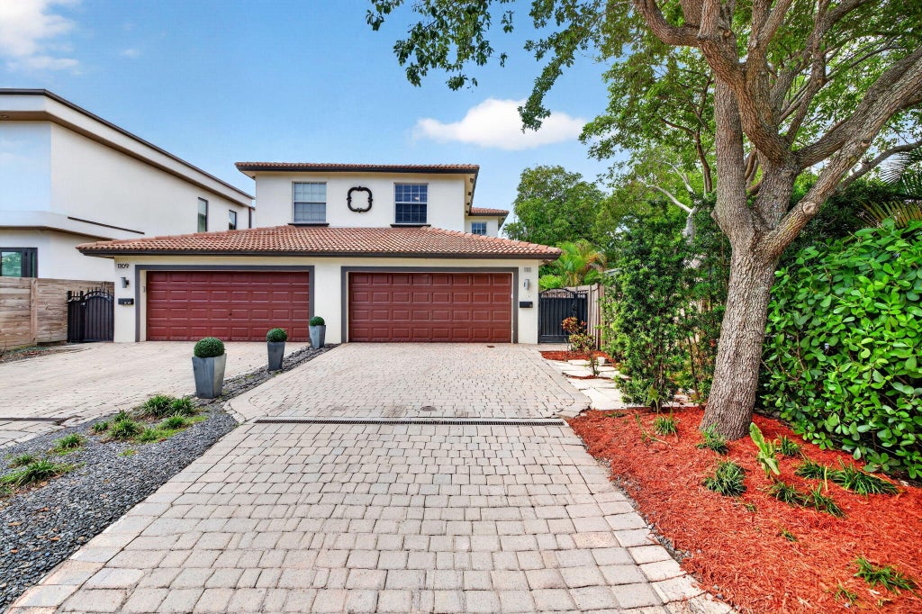Photo of 1111 NE 16TH Avenue, Fort Lauderdale, FL 33304 (MLS # B26081608)