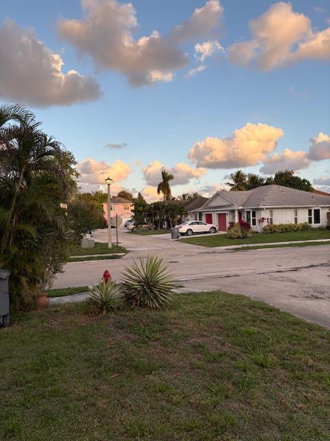 5724 Boynton Cres Crescent