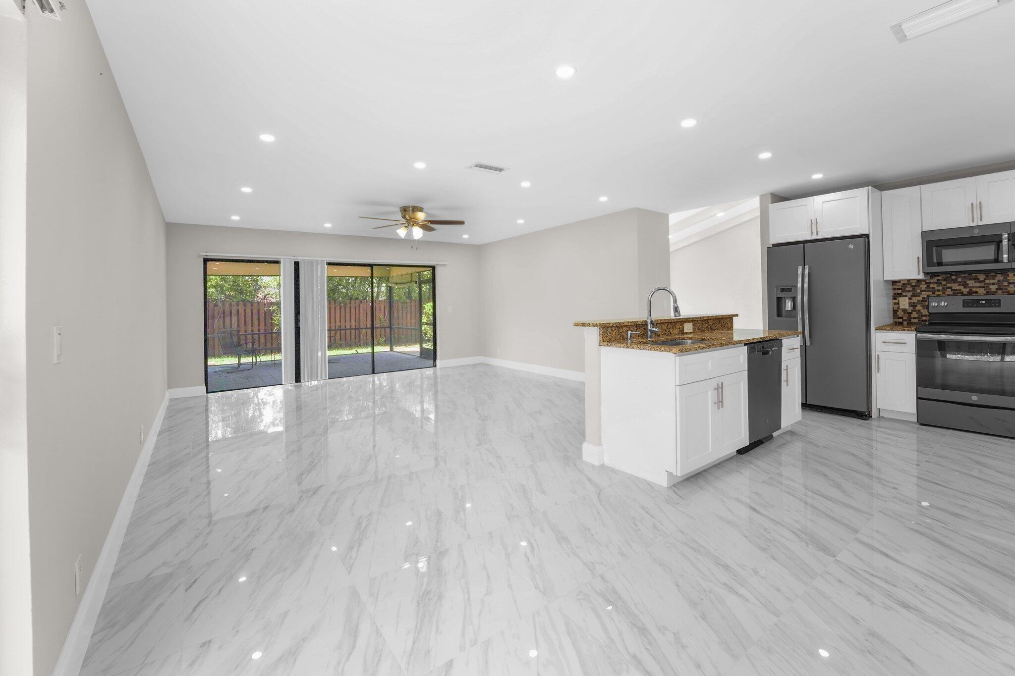 THORNHILL GREEN - Residential