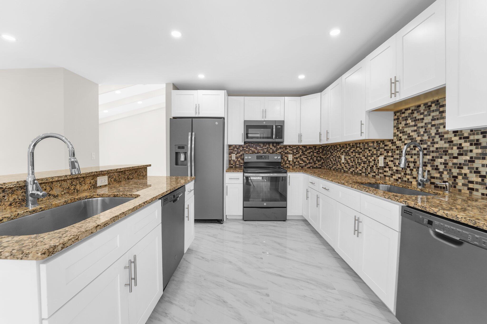 THORNHILL GREEN - Residential