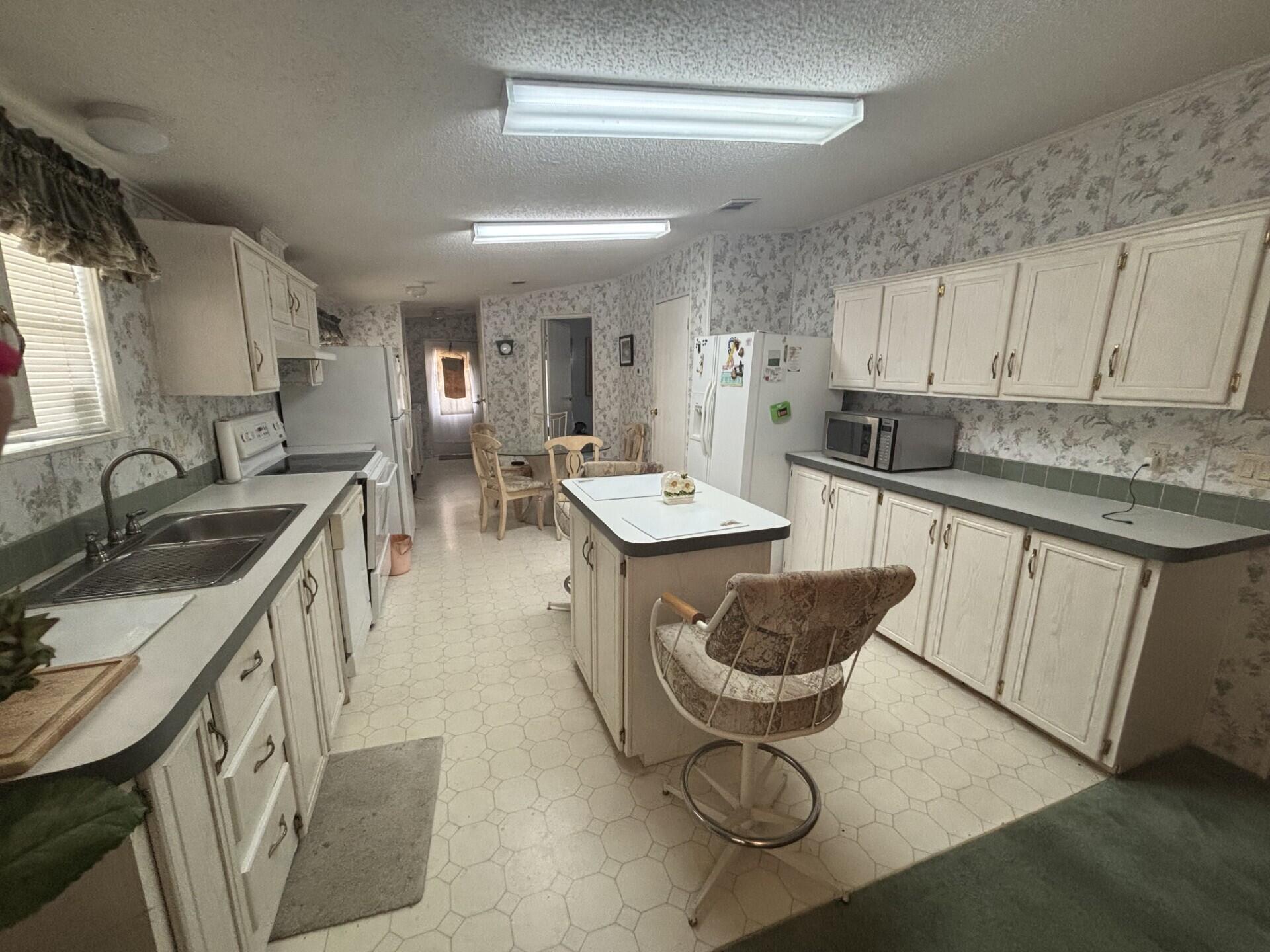 CHERON VILLAGE - Residential