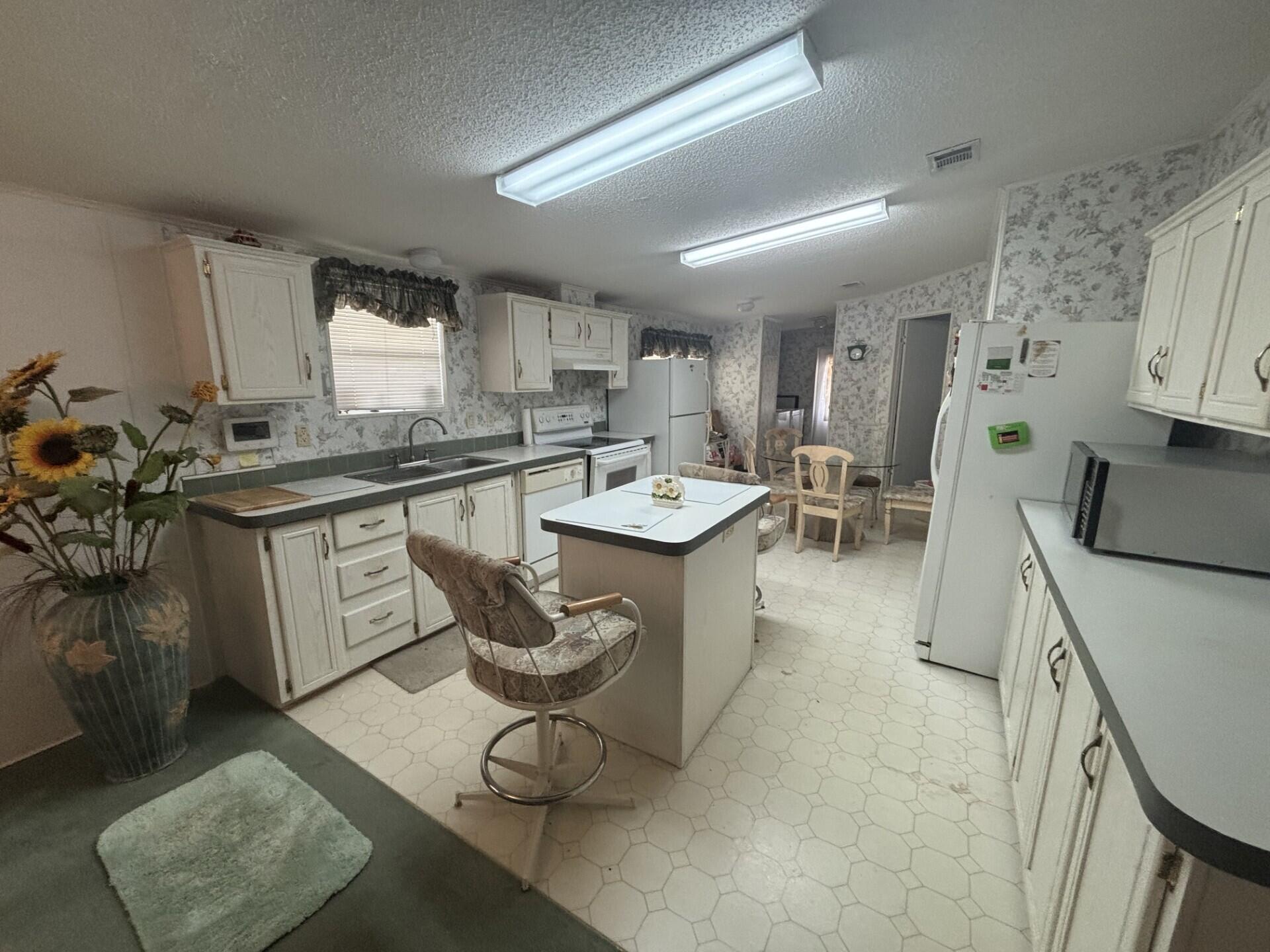 CHERON VILLAGE - Residential