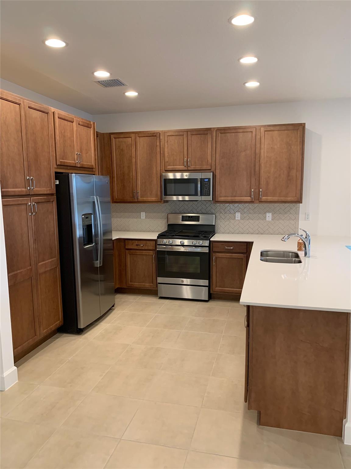 Riverland Prcl B - Six - Residential Lease