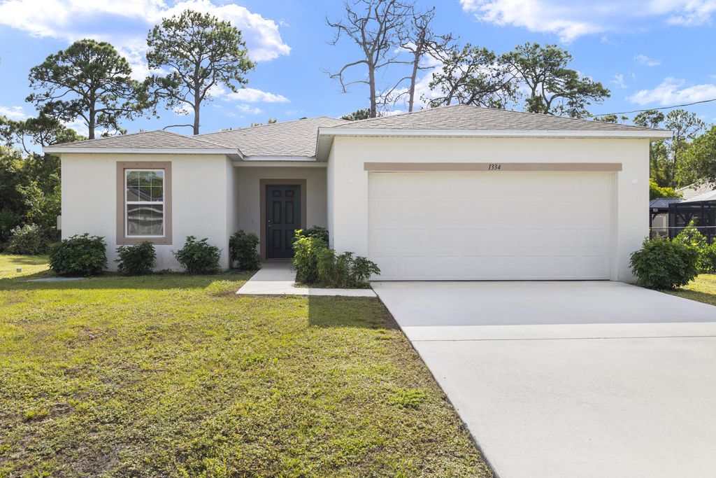 Photo of 1334 SW Kapok Avenue, Port Saint Lucie, FL 34953 (MLS # R11148225)