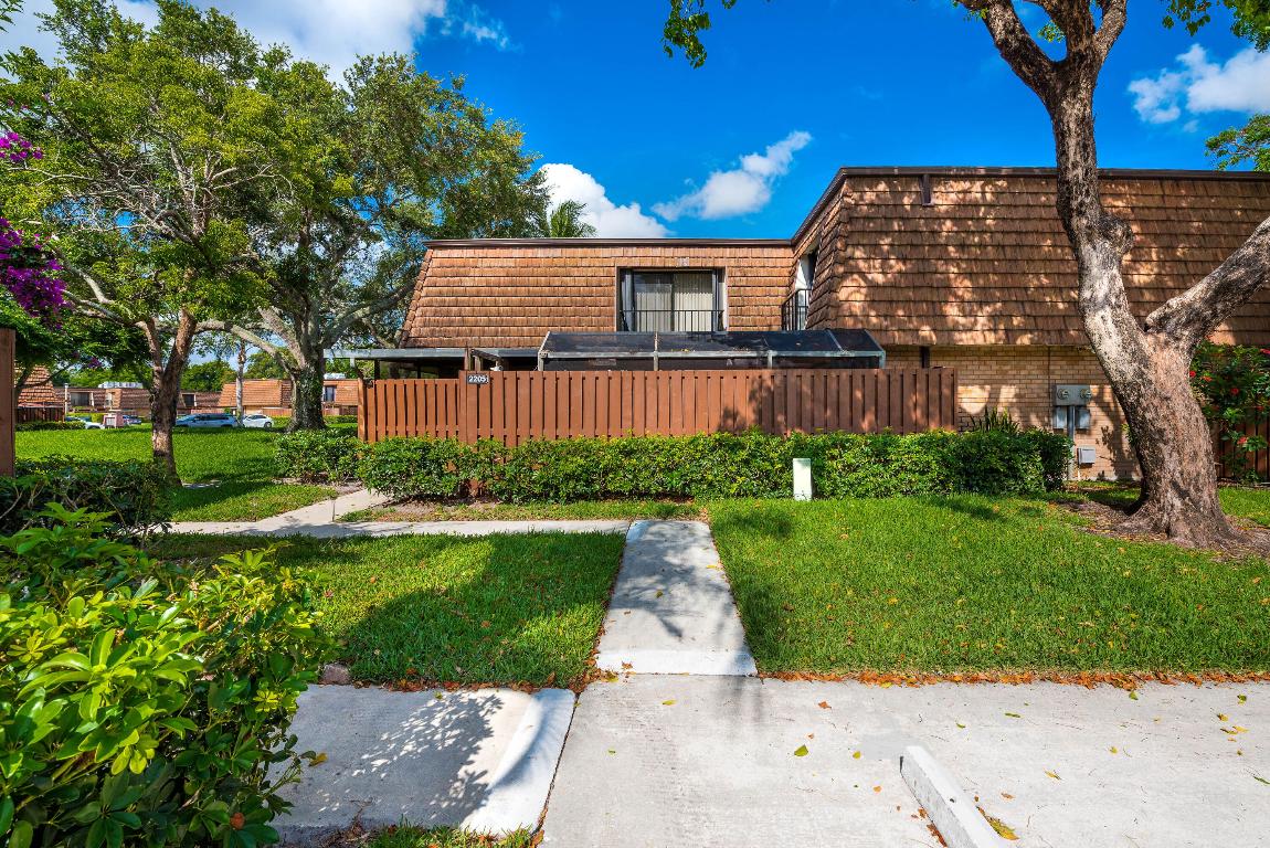 SHERWOOD LAKES - Residential