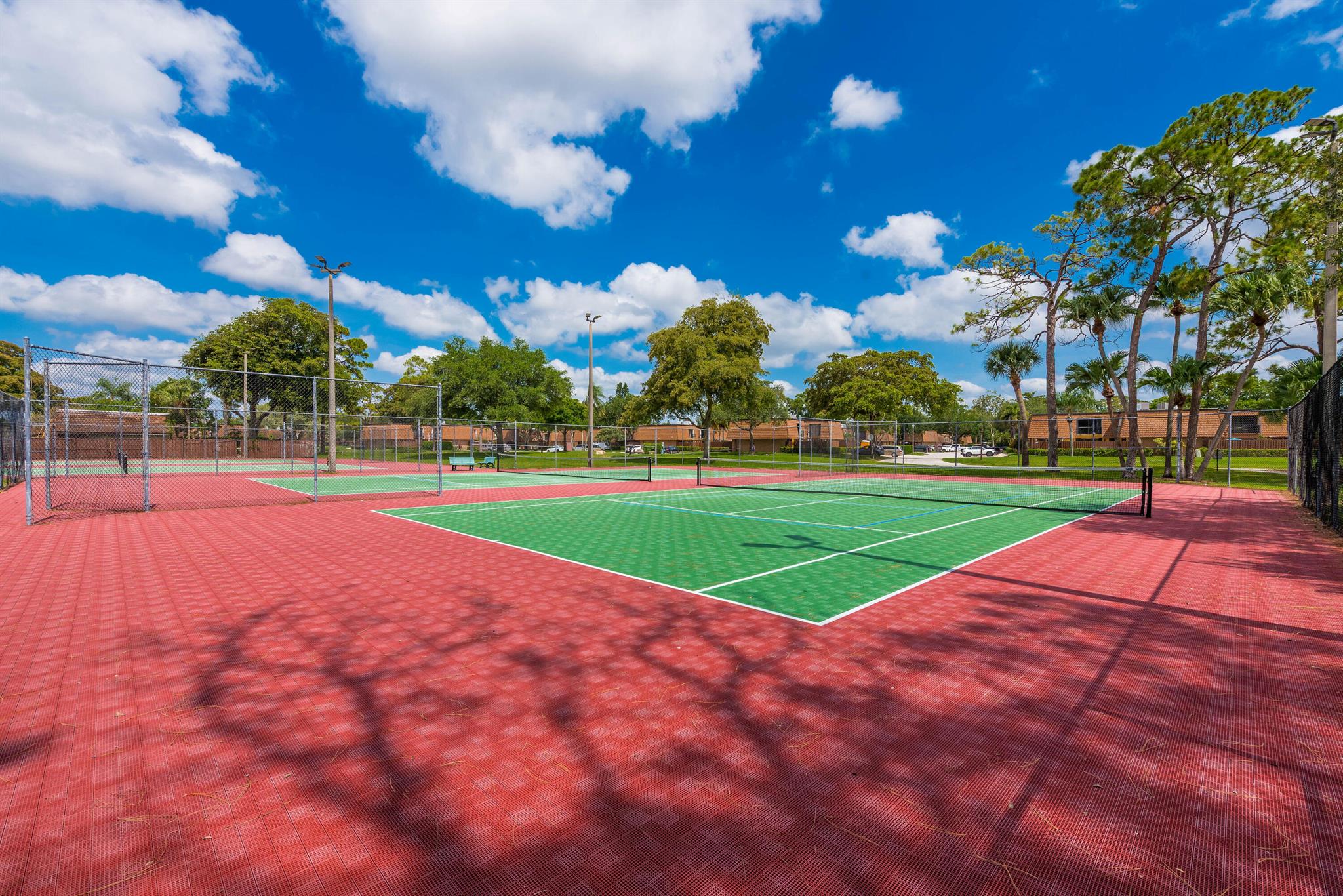 SHERWOOD LAKES - Residential