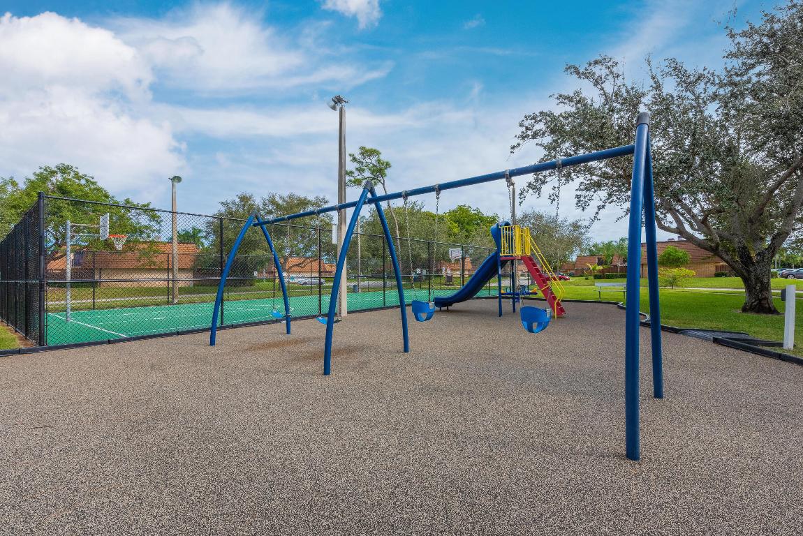 SHERWOOD LAKES - Residential