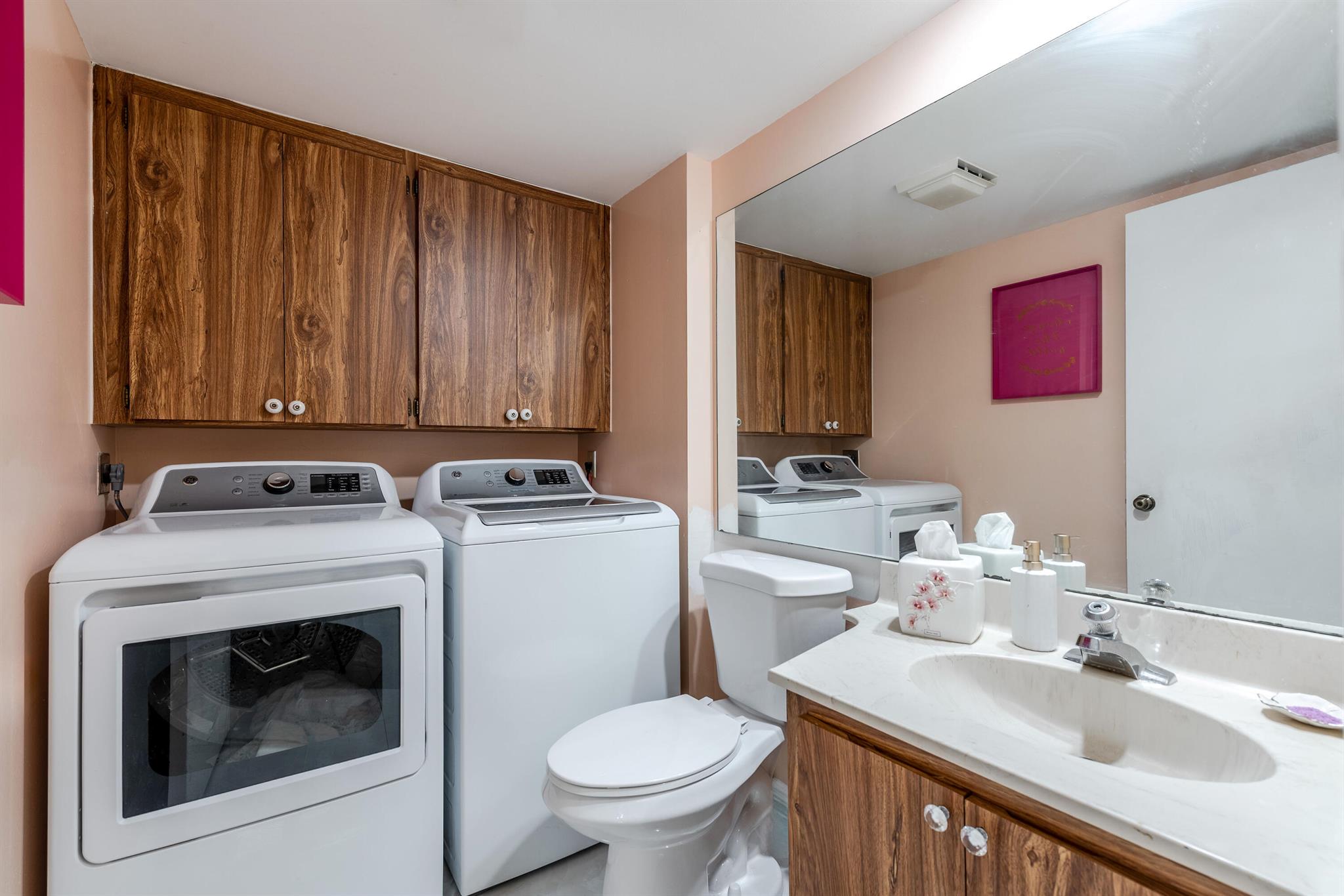 SHERWOOD LAKES - Residential