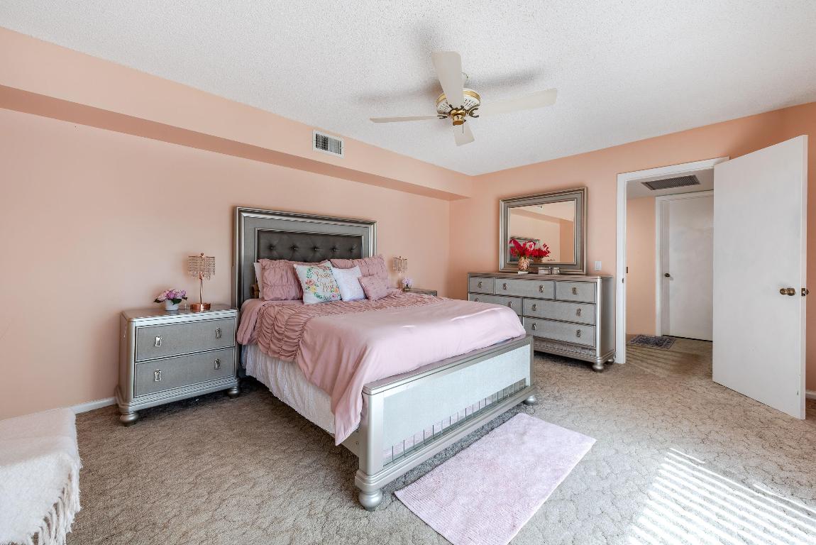 SHERWOOD LAKES - Residential