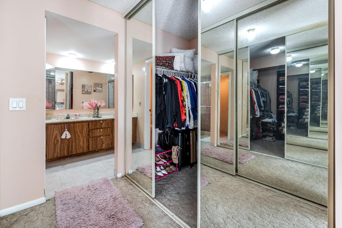 SHERWOOD LAKES - Residential