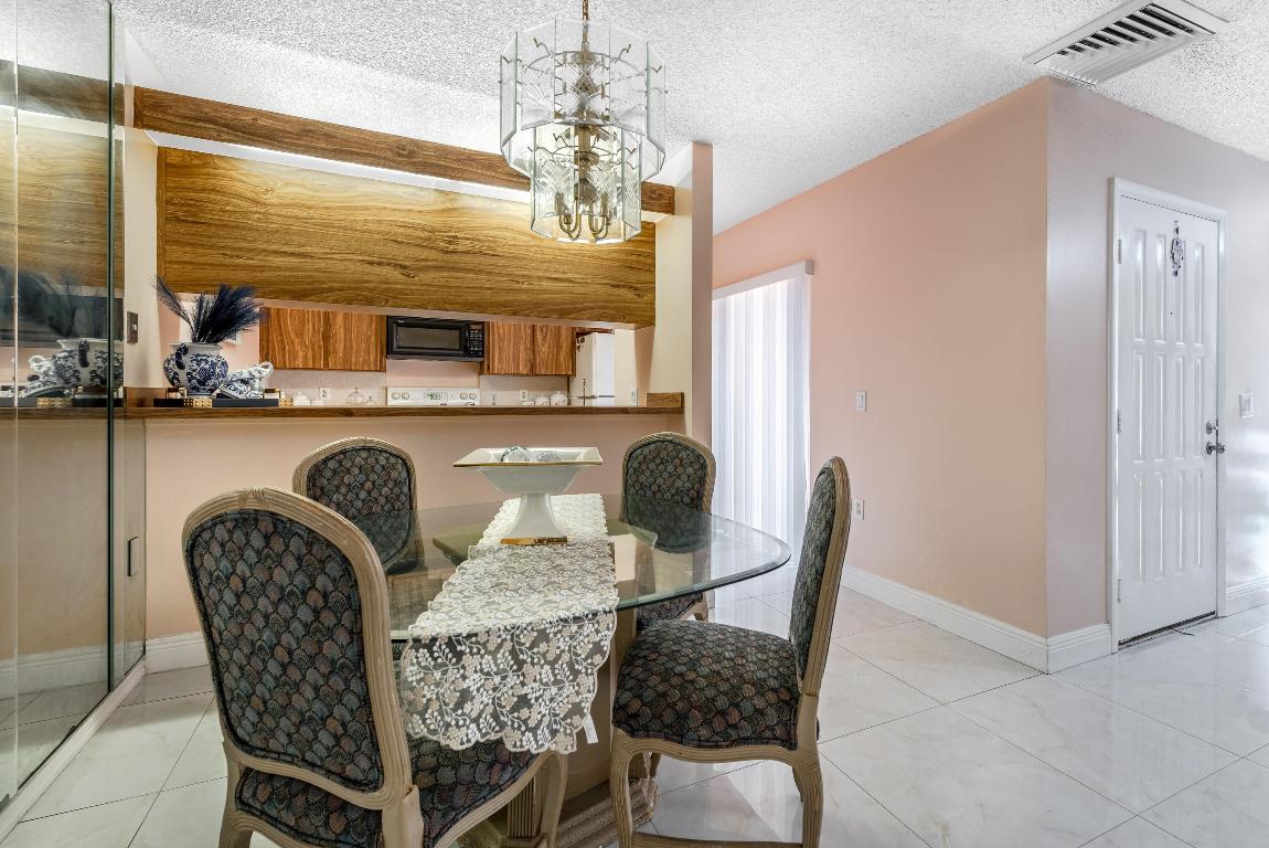 SHERWOOD LAKES - Residential