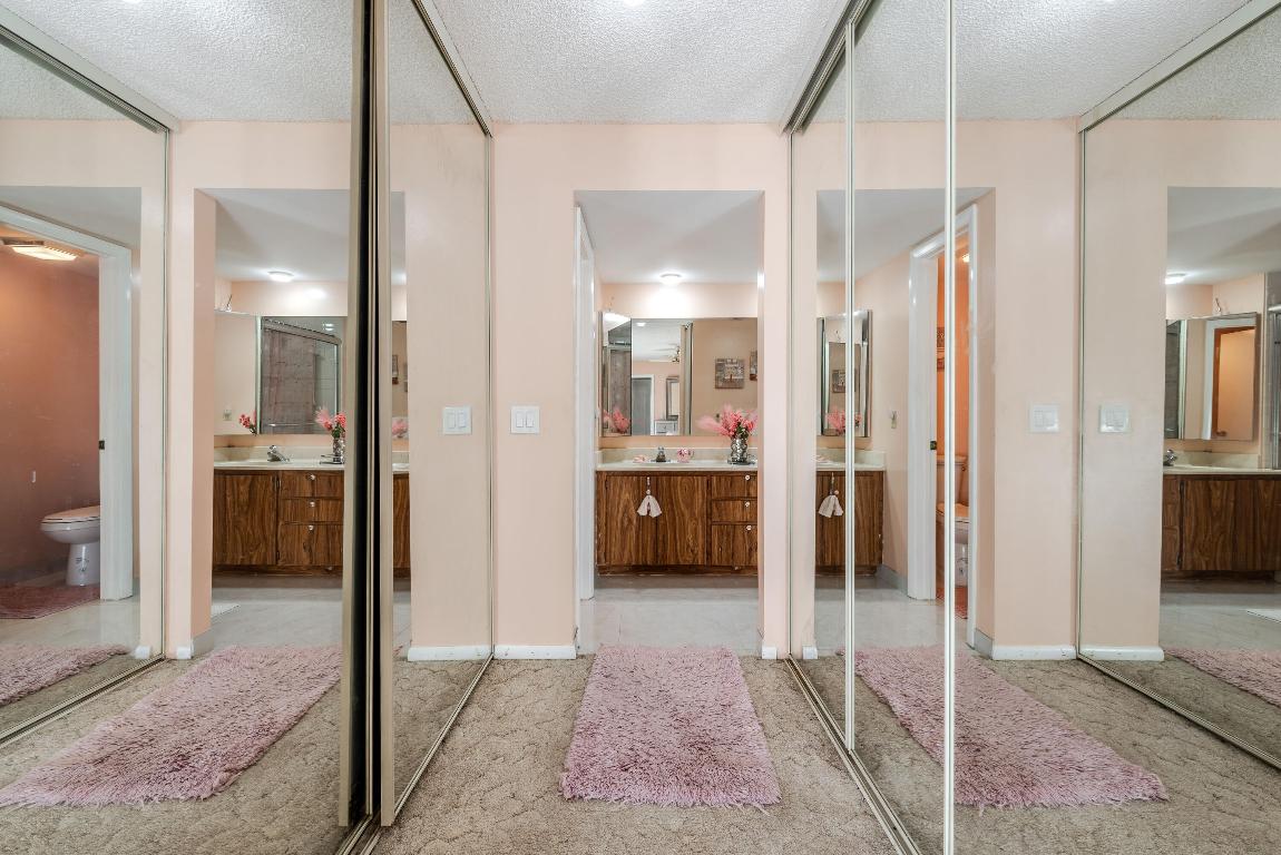 SHERWOOD LAKES - Residential