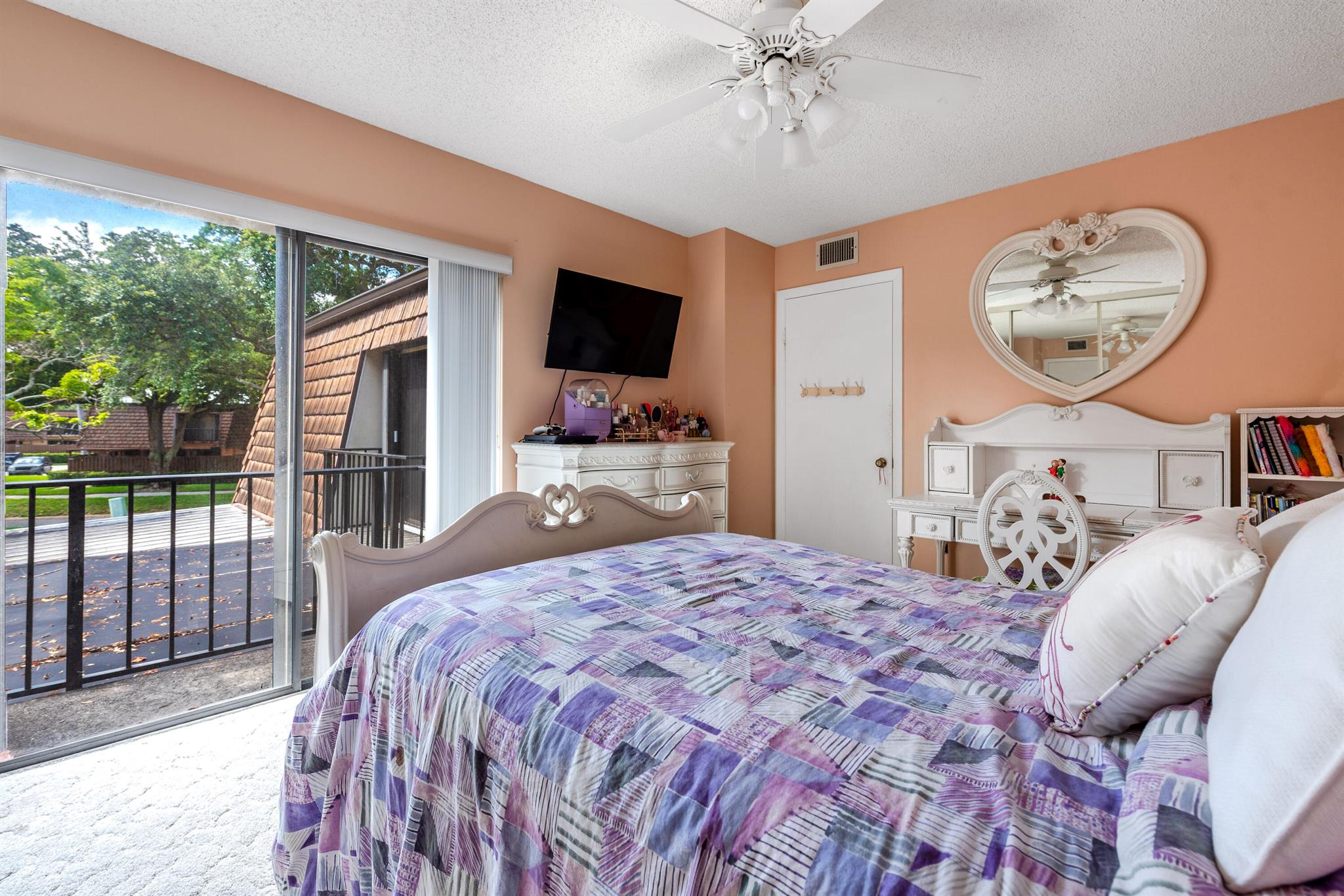 SHERWOOD LAKES - Residential