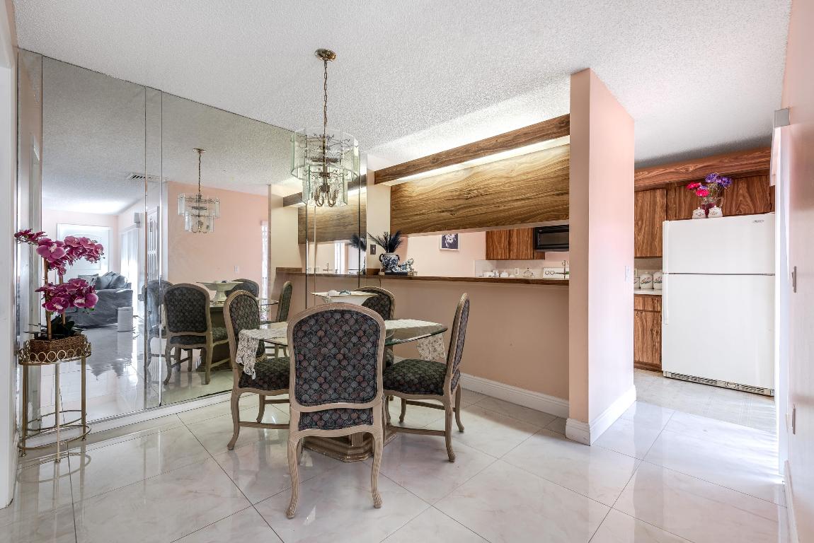 SHERWOOD LAKES - Residential