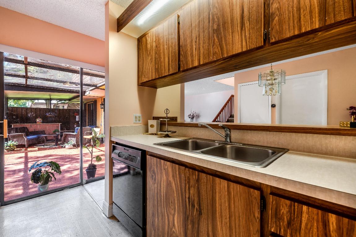 SHERWOOD LAKES - Residential