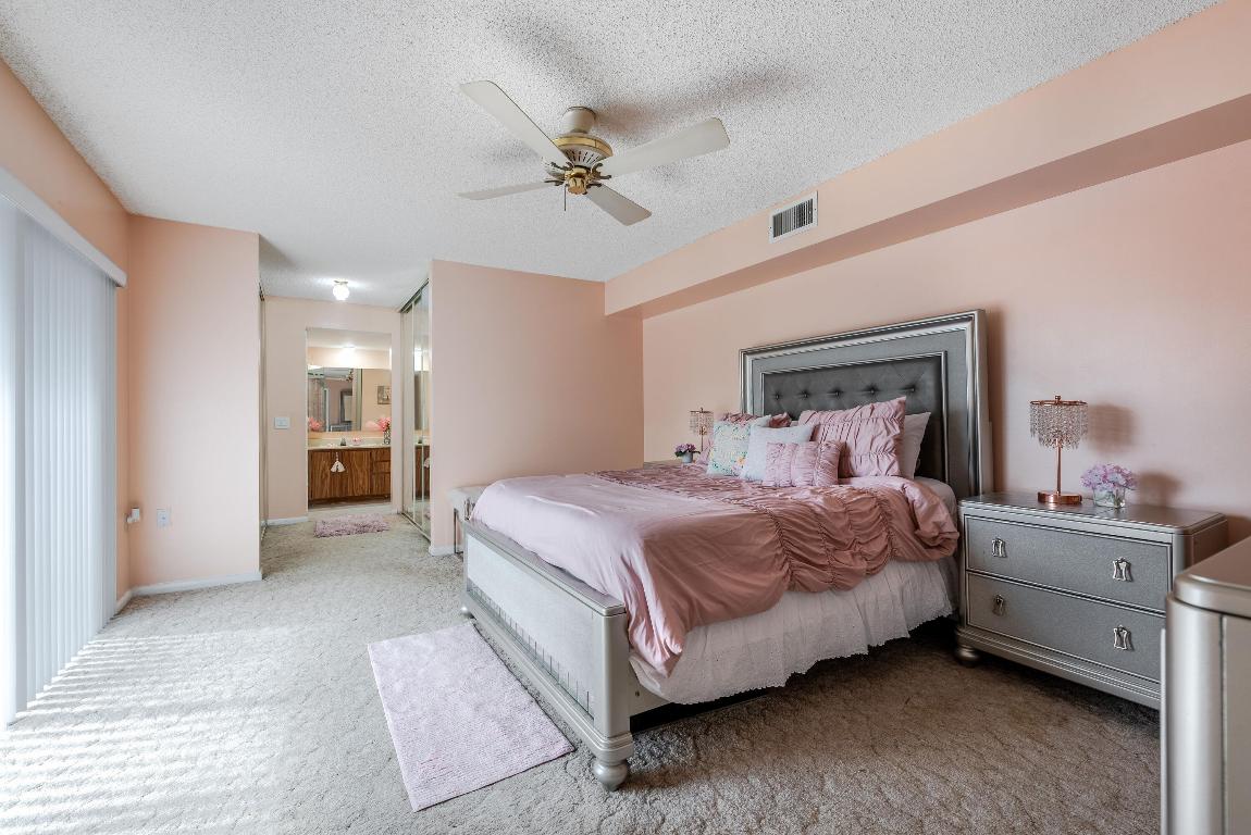 SHERWOOD LAKES - Residential