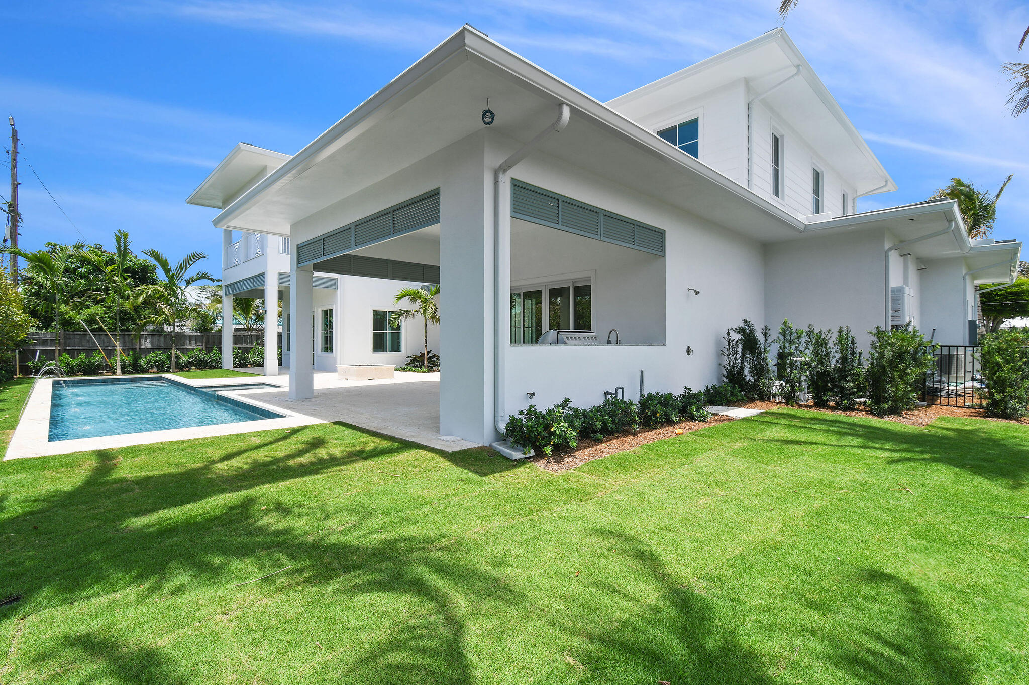 Tequesta Country Club - Residential