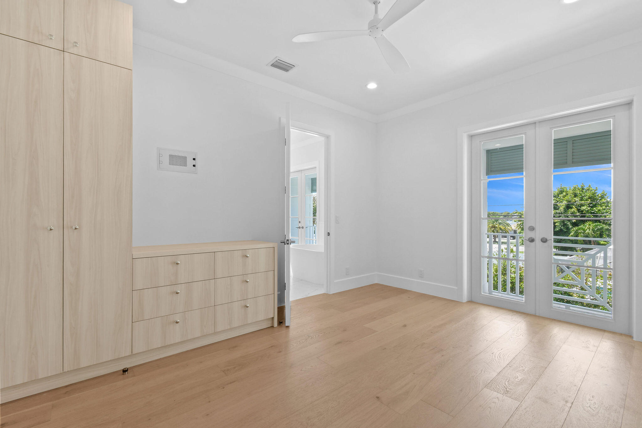 Tequesta Country Club - Residential