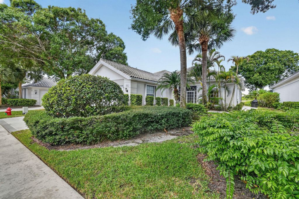 Photo of 8081 SE Double Tree Drive, Hobe Sound, FL 33455 (MLS # B26028310)