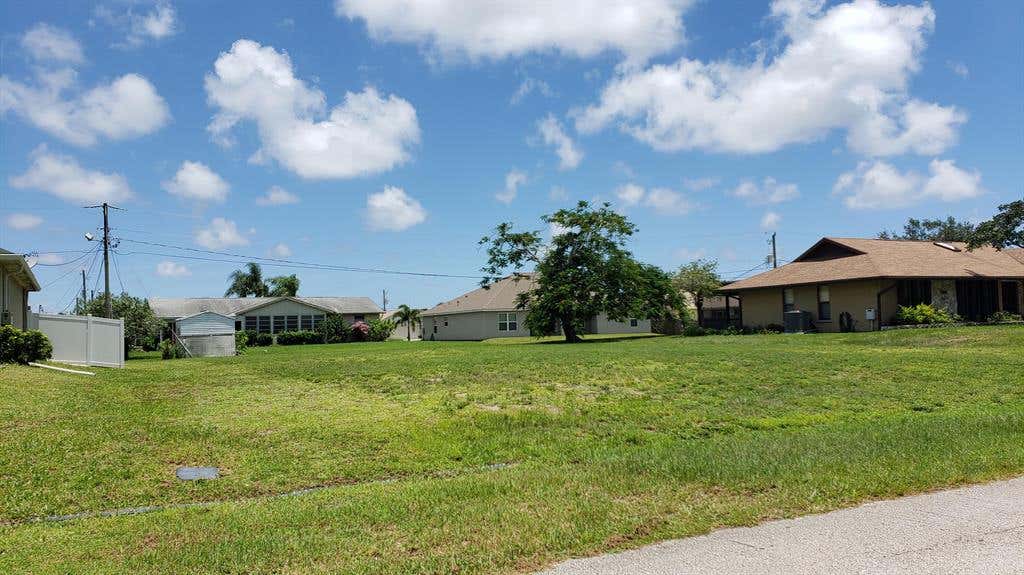 Photo of 433 SW Eyerly Avenue, Port Saint Lucie, FL 34983 (MLS # R10731387)