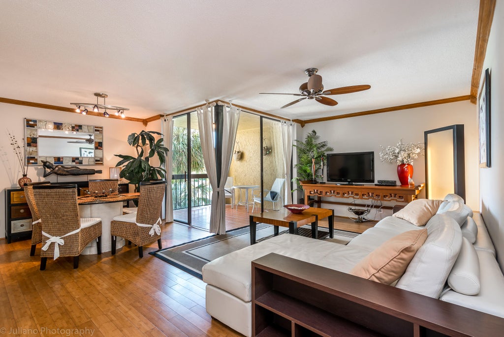 Photo of 825 Egret Circle #308, Delray Beach, FL 33444 (MLS # R11123035)