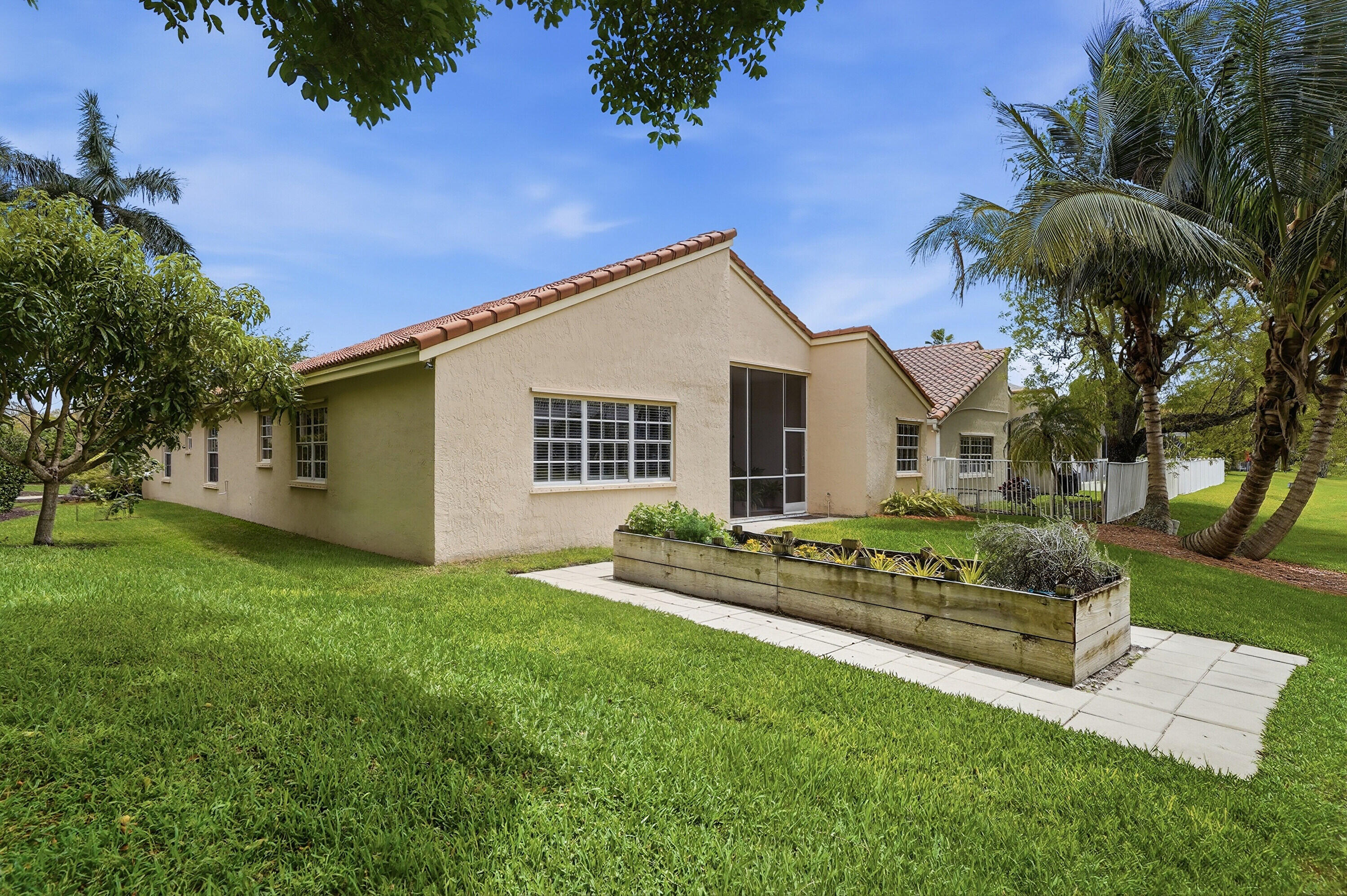 Cameron Lake - Residential