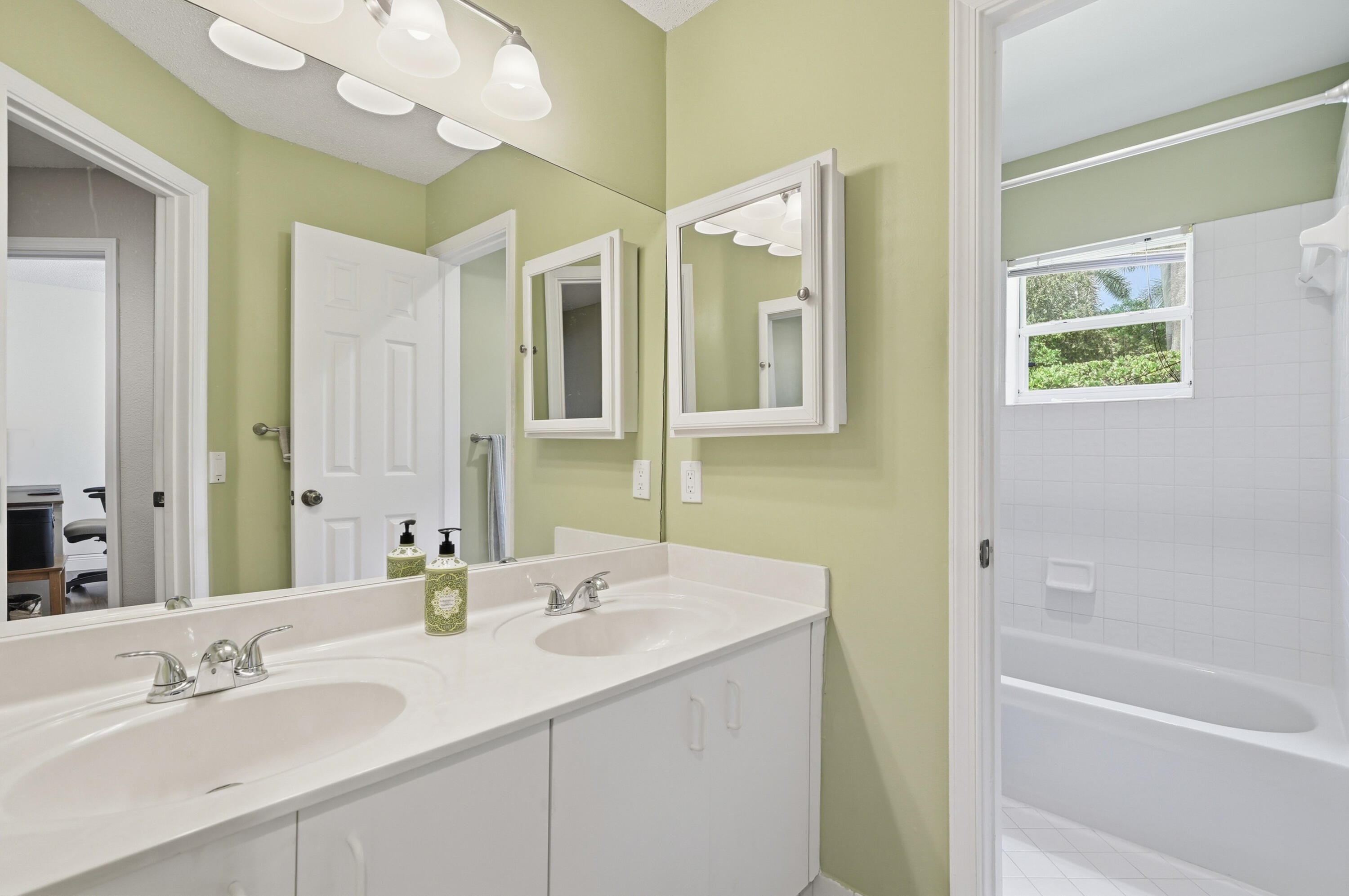 Cameron Lake - Residential