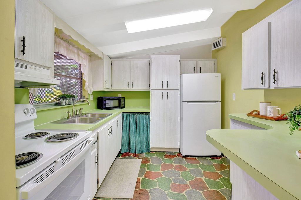 Photo of 1072 SW 9th Terrace, Boca Raton, FL 33486 (MLS # R11017142)