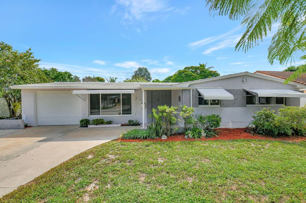 Photo of 1072 SW 9th Terrace, Boca Raton, FL 33486 (MLS # R11017142)