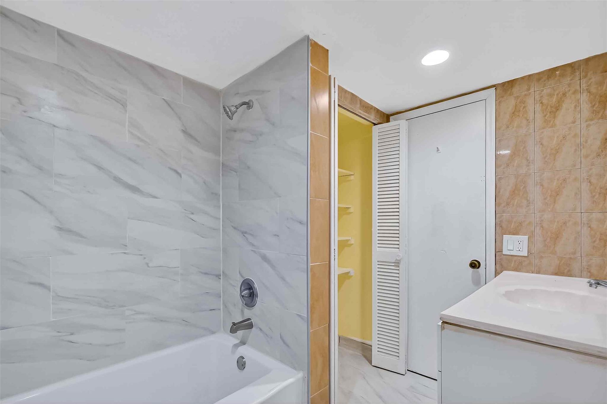 Lynn Park Rep 62-22 B - Residential Lease