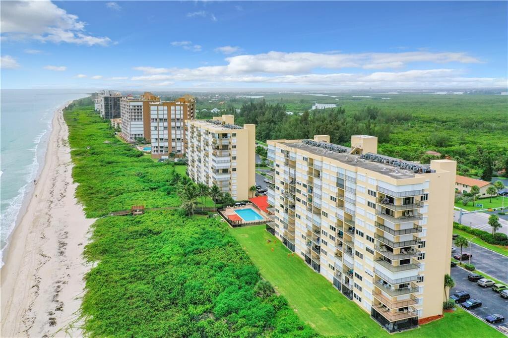Direct 5th floor oceanfront unit, 2 bedrooms 2 bathrooms, easy to rent (30 day min, 12 times in year) All updated, move in ready with complete inspection, A/C 2022, tankless HWH 2023.