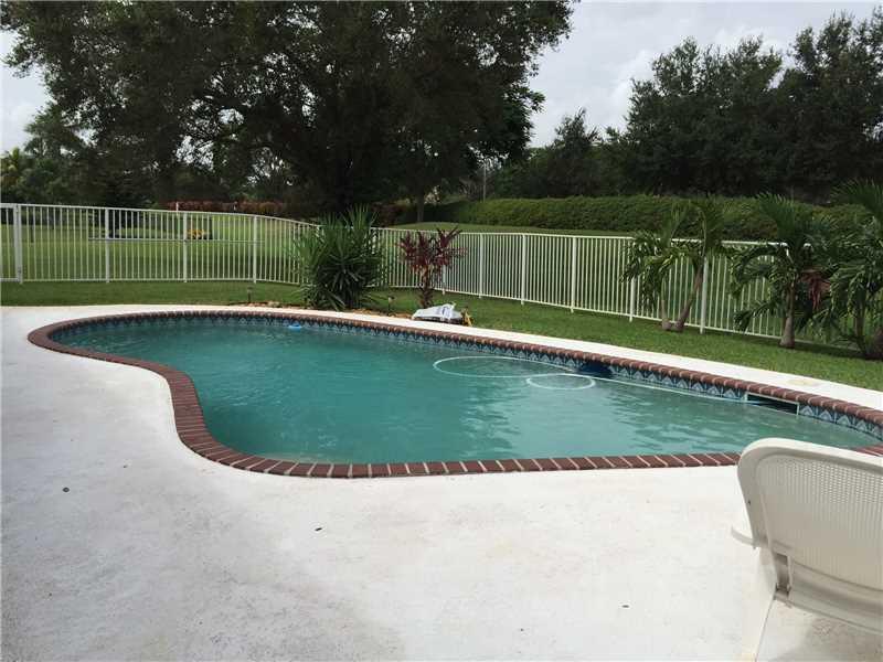 CHAPEL TRAIL REPLAT SECTI - Residential