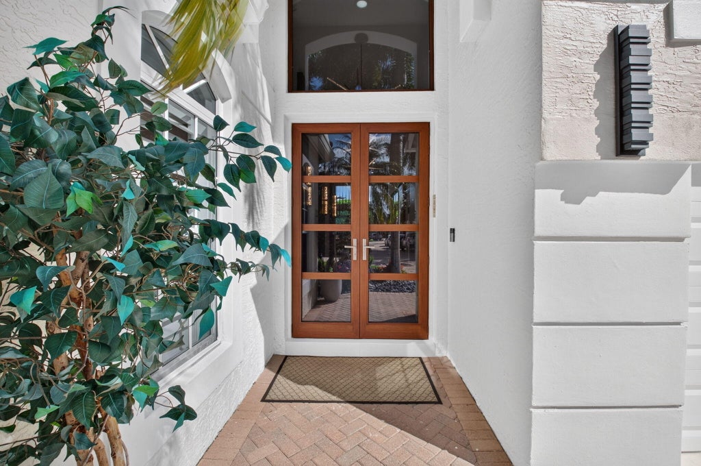 Photo of 6531 Somerset Circle, Boca Raton, FL 33496 (MLS # B26084906)