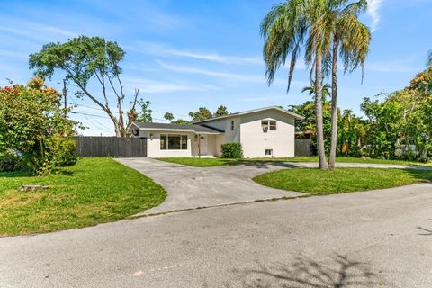 1215 NE 200th Street Miami FL 33179