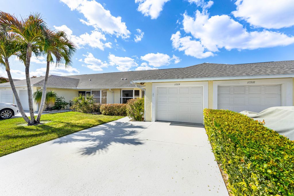 Photo of 10924 SE Stonehill Lane, Hobe Sound, FL 33455 (MLS # R11157930)