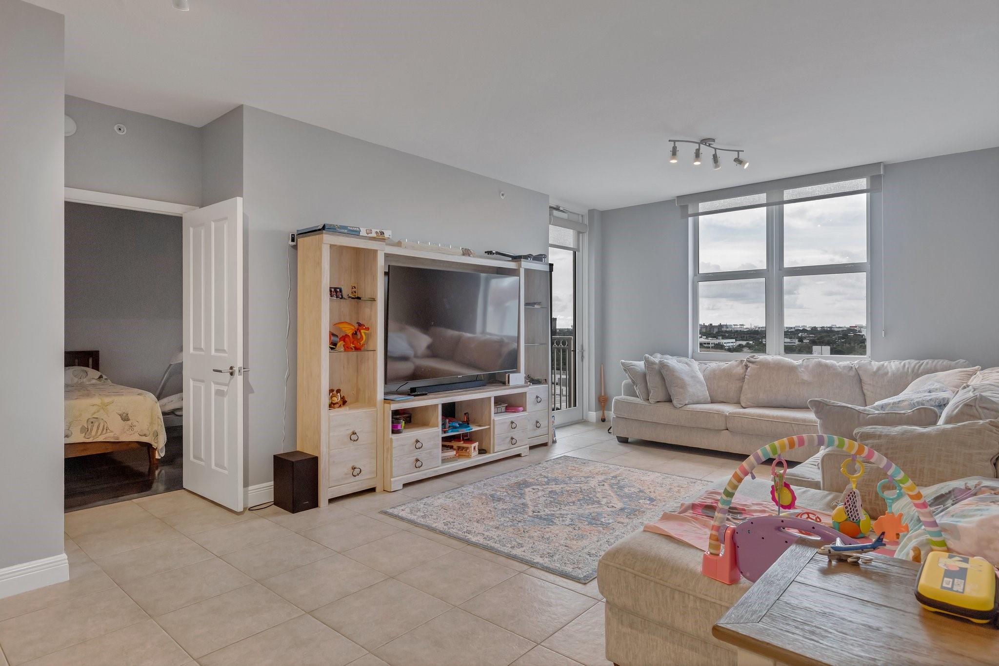 511 SE 5th Ave 912