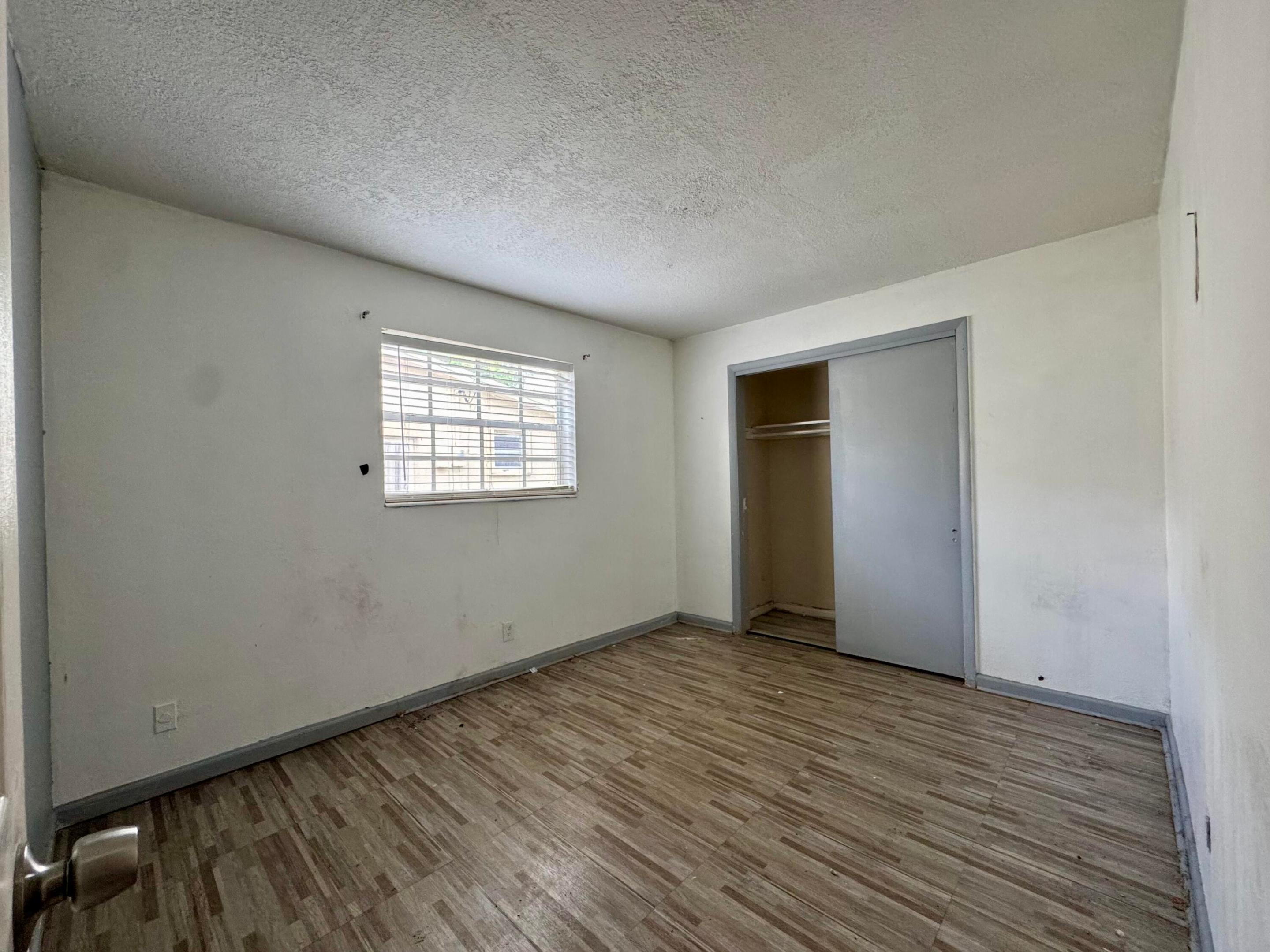 ORIOLE ESTATES SEC 3 - Residential