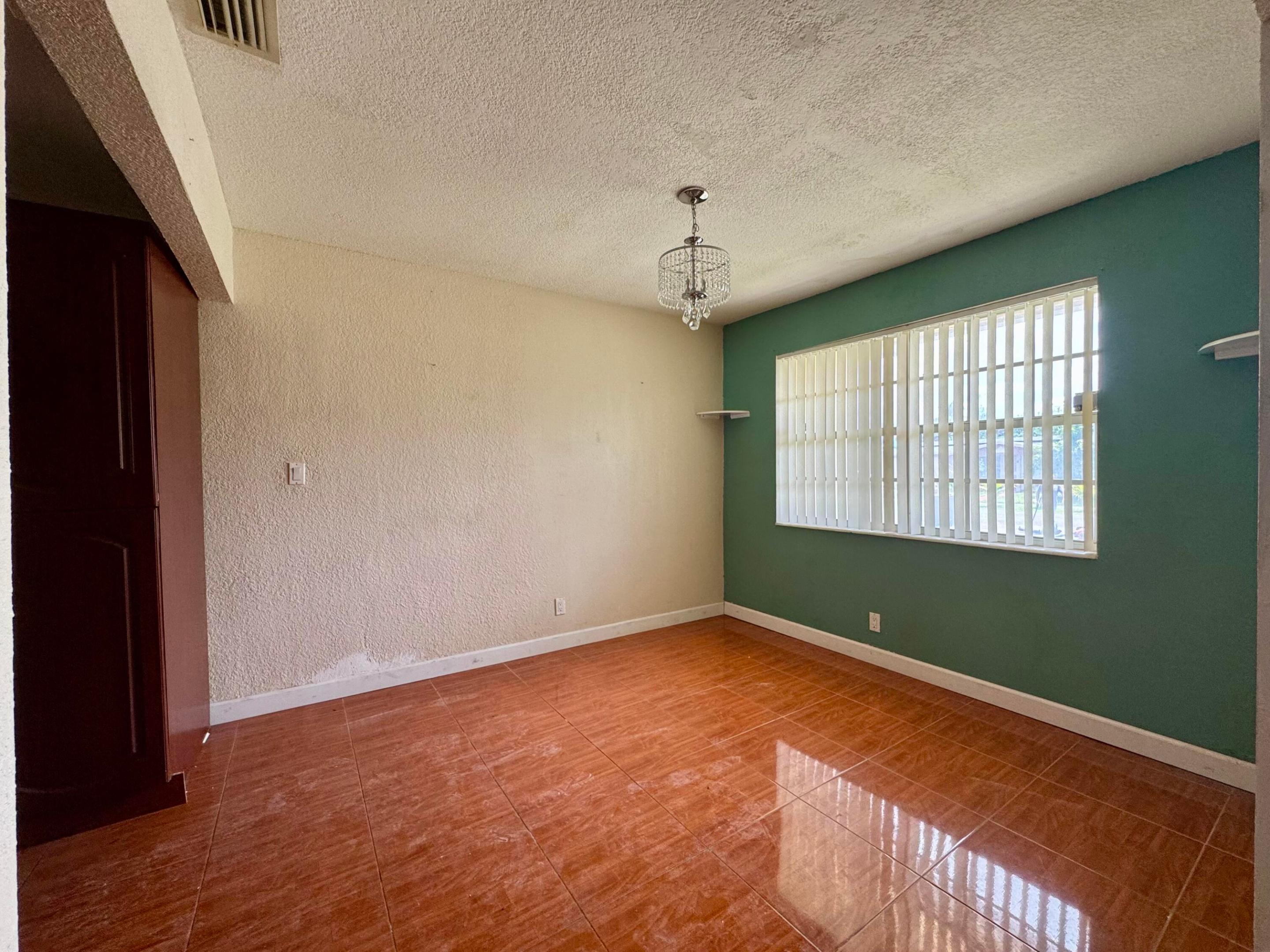 ORIOLE ESTATES SEC 3 - Residential