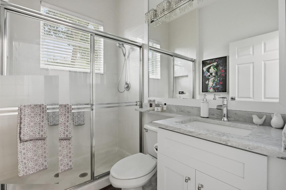 VALENCIA SHORES 1 - Residential