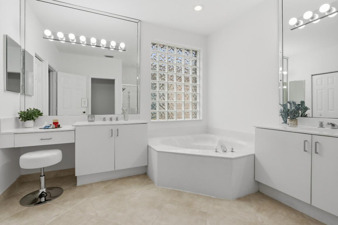 VALENCIA SHORES 1 - Residential