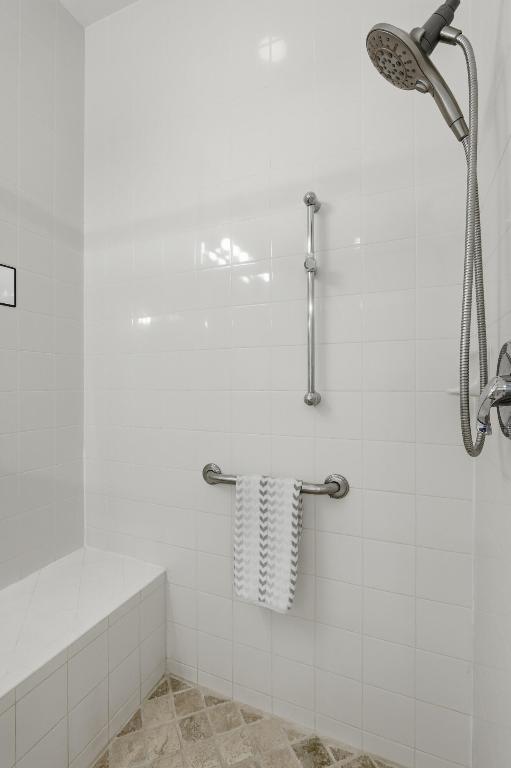 VALENCIA SHORES 1 - Residential