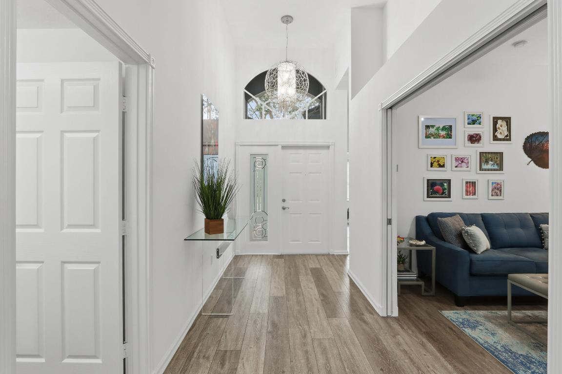 VALENCIA SHORES 1 - Residential