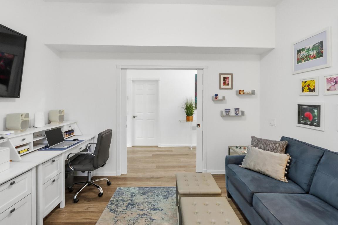 VALENCIA SHORES 1 - Residential